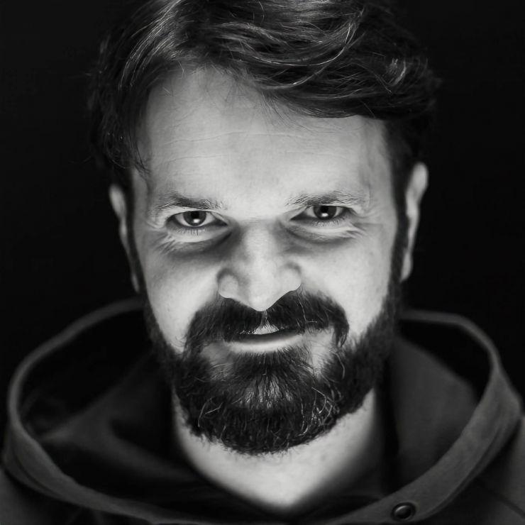 Bartosz Mazur - instruktor warsztatów teatralnych. Kolonia artystyczna dla dzieci i młodzieży - Wakacje Artystyczne Bartosz Mazur - instruktor warsztatów teatralnych. Kolonia artystyczna dla dzieci i młodzieży - Wakacje Artystyczne